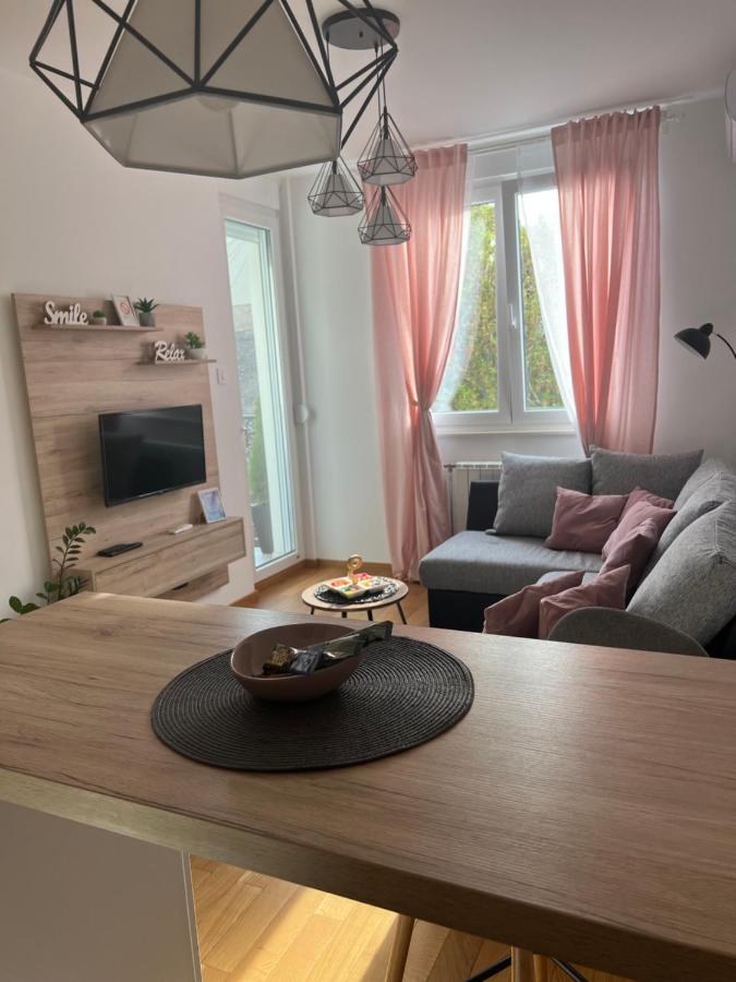 Apartment Luxe Nine Novi Sad Exterior foto